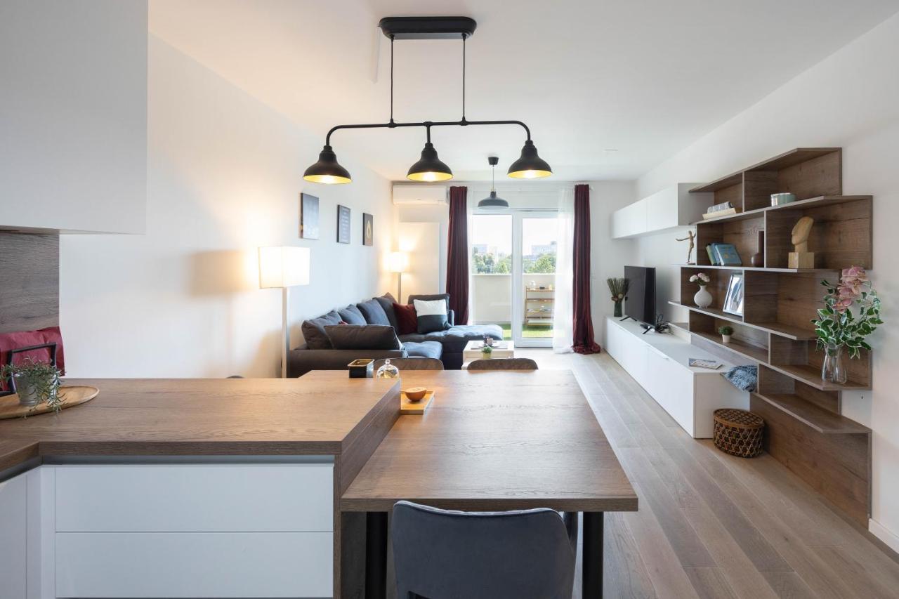 Stylish 2Bdr Apartment- Free Garage Zagreb Exteriör bild